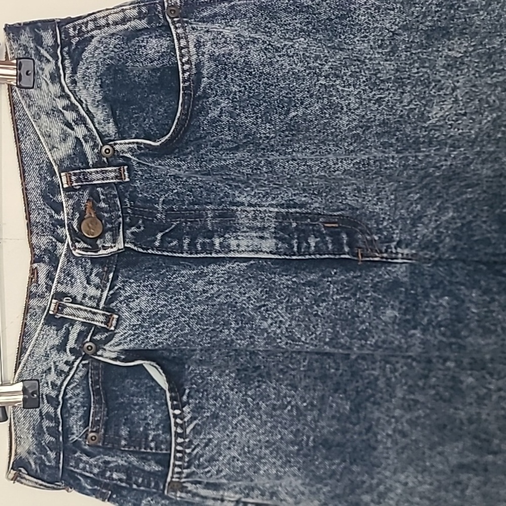 Vintage Chic acid wash dark Mom Jeans. Made in USA - Picture 2 of 7